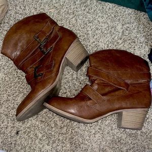 Brown ancle booties